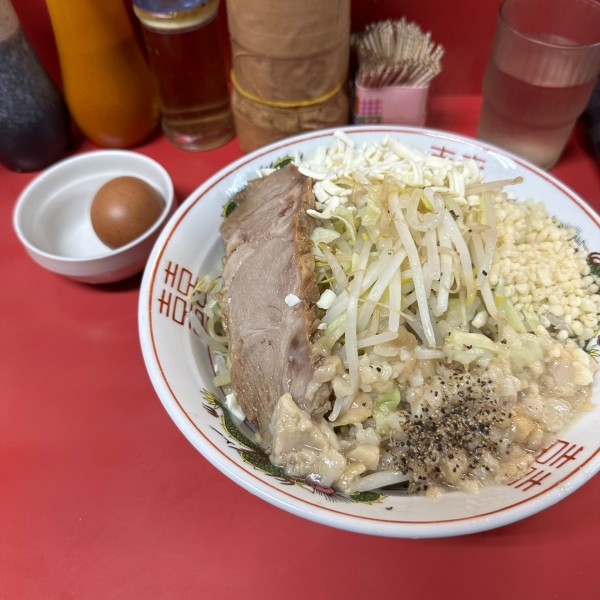 「汁なし卵つき　¥930」@ラーメン 麺徳 東陽町店の写真