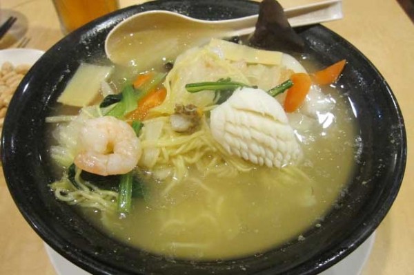 「海鮮そば（細麺）　850円」@花彫酒家の写真