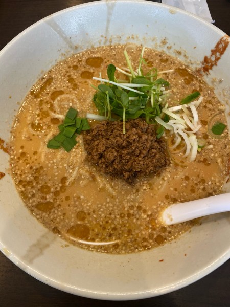 「白担々麺650円➕ミニ生姜焼き丼250円」@なな屋の写真