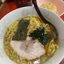 大盛ラーメン半チャーハンセット750円