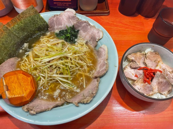 「ネギチャーシューメン＋チャーシュー丼」@ラーメンショップ椿 春日部南桜井店の写真