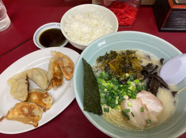 「餃子＆ラーメン＆高菜＆大ライス」@博多ばってんラーメンの写真