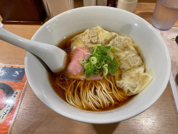 「醤油ワンタン麺¥1,000」@らぁ麺 みうらの写真