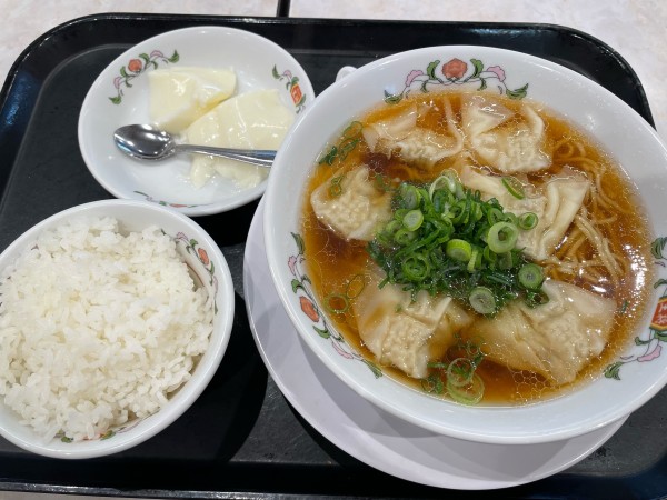 「ワンタン麺ランチ 800円」@餃子の王将 武蔵浦和駅前店の写真