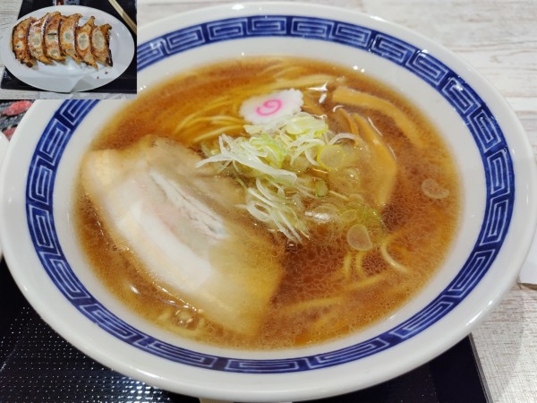 「醤油らーめん　＋ギョーザ（６個）：サービス券」@中華そば 太陽軒 イオン南松本店の写真