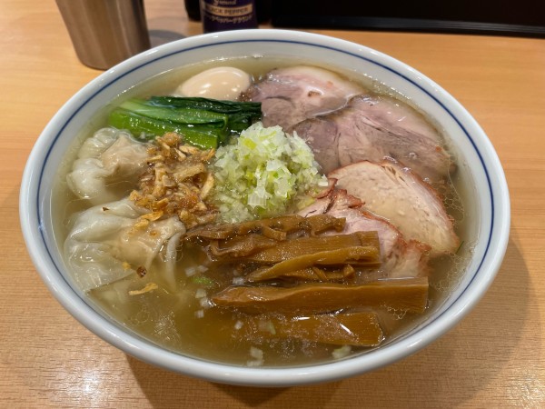 「特性塩1800」@らぁ麺 すぎ本の写真