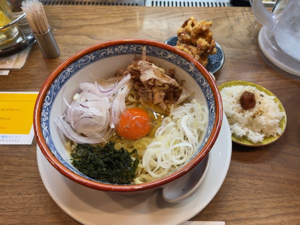 「TKMたまごかけ麺ダイブ飯セット（840円）」@鶏白湯そば 彌の写真