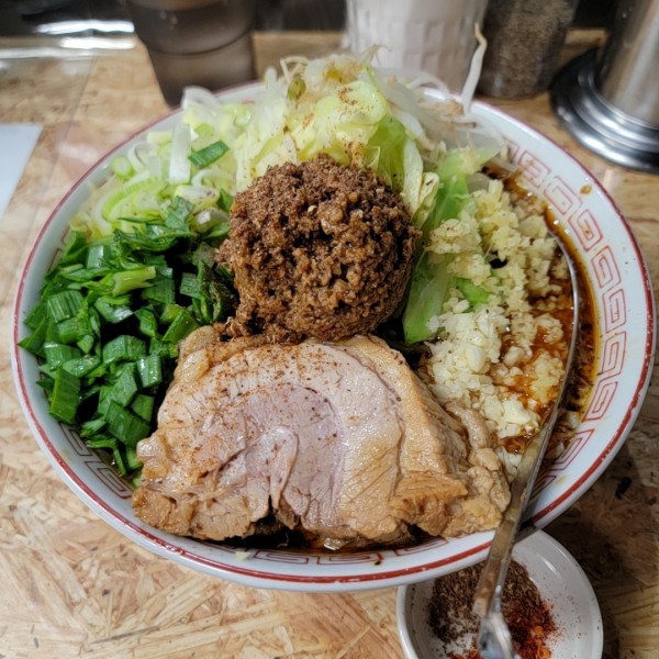 「台湾らーめんシンオーション麺ニンニクショウガ火の粉山椒別皿」@自家製麺 まさき（非乳化） 2号店の写真