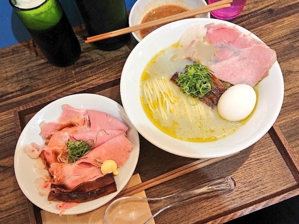 「牡蠣塩ラーメン、味玉、肉丼」@むかん 初台の写真