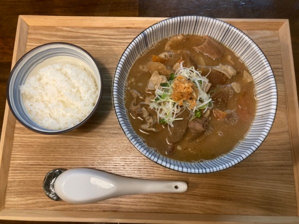 「モツ味噌煮込みらぁ麺　1500円」@CLAM＆BONITO貝節麺RAIKの写真