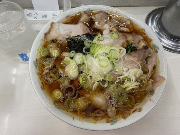 「青島チャーシュー＋チャーシュー増し50＋ねぎ増し」@青島食堂 秋葉原店の写真