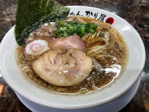 「魚介出汁しょうゆラーメン」@ら~めん かり屋の写真
