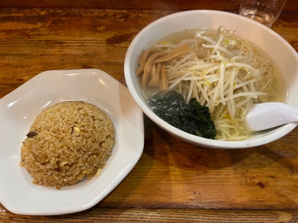 「半チャンラーメン（塩、大盛）」@半チャンラーメン あかしやの写真