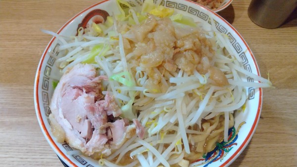 「小ラーメン　アブラ、カラメ　肉アブラ」@豚山 幡ヶ谷店の写真