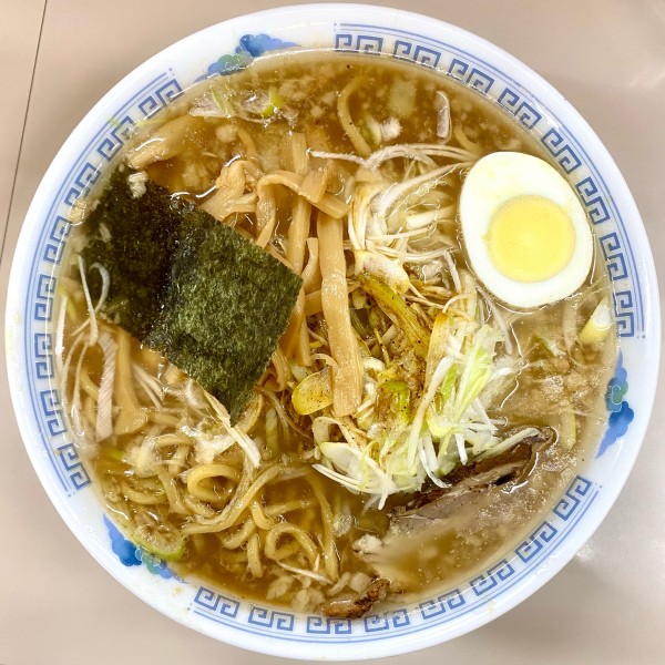 「とんこつ ¥800円(大盛+100円・ネギ+100円)」@めんくいの写真