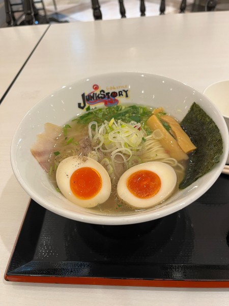 「塩のきらめき」@らーめんSTYLE JUNK STORY 阪急三番街店の写真