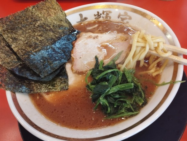 「ラーメン(硬め)(800)」@家系ラーメン 裏大輝家 青物横丁店の写真
