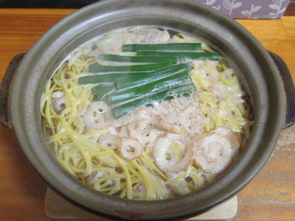 「鍋焼きラーメン（大）（770円）」@鍋焼きラーメン千秋の写真