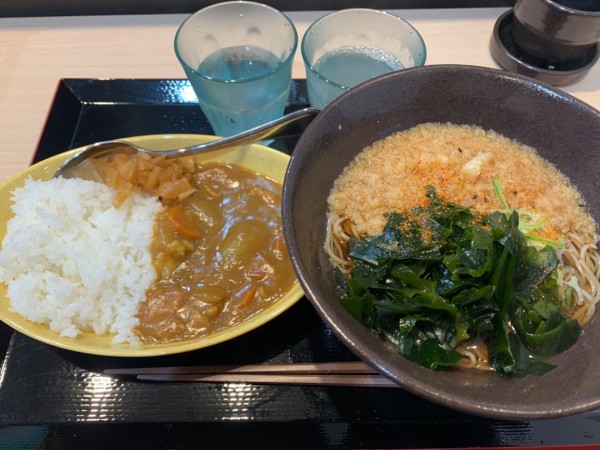 「カレーセット630円➕クーポンわかめ」@ゆで太郎 銀座1丁目店の写真