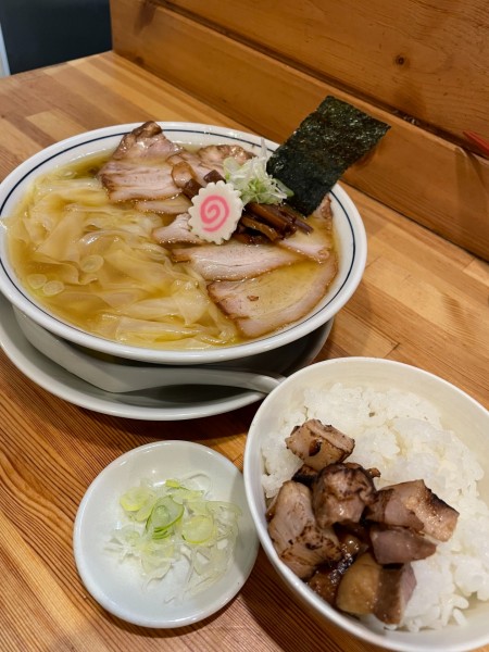「ワンタン麺+チャーシュー+白めし」@there is ramenの写真