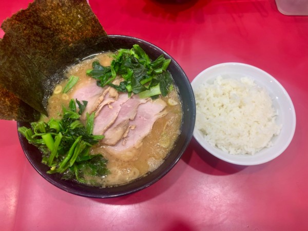 「チャーシューメン1,060円 青菜100円 ライス120円」@杉田家 千葉祐光店の写真