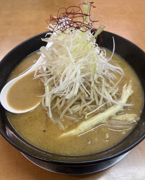 「白ネギみそらぁめん(1040円)＋大盛り(180円)」@十勝の写真