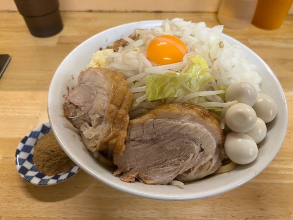 「小ブタ汁なし玉ネギ魚粉うずら」@ラーメン 登良治郎の写真