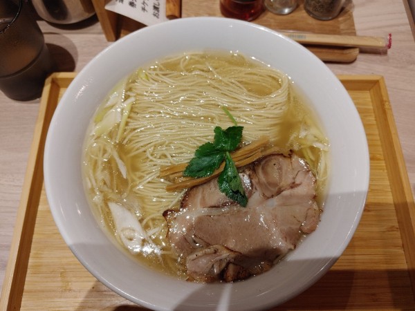 「塩そば　大盛り　850+100円」@自家製麺 じゃじゃ。の写真