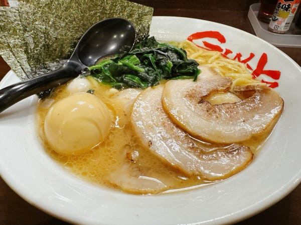 「醤油吟徳ラーメン」@横浜家系ラーメン 吟家 木更津店の写真
