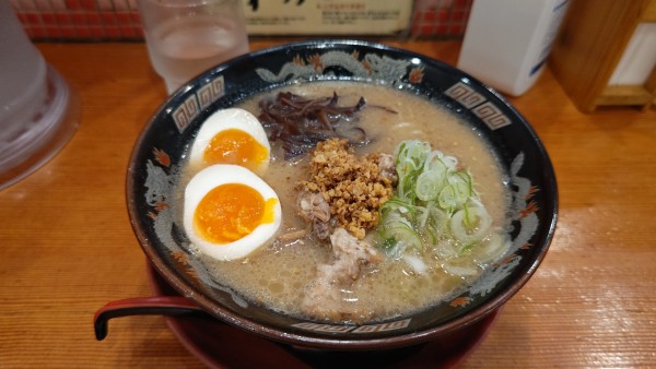 「半熟煮玉子ラーメン」@豚とろ 天文館アーケード店の写真