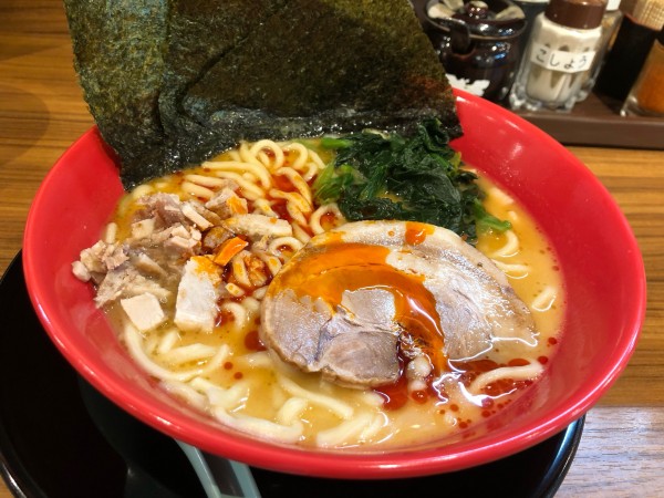 「赤辛家系ラーメン」@横浜家系ラーメン 壱角家 落合南長崎店の写真
