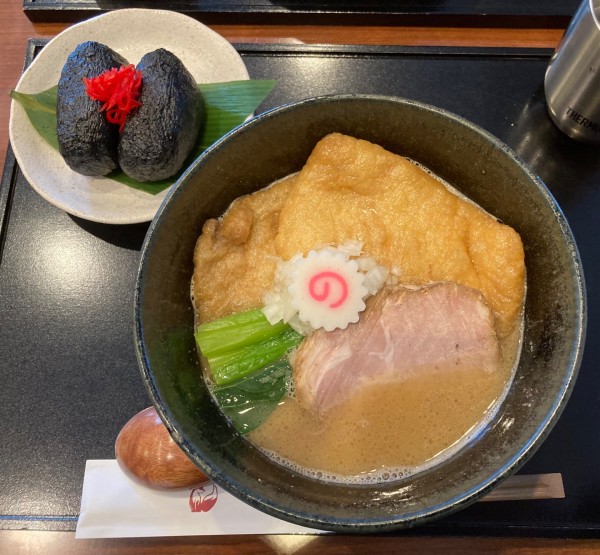 「濃厚中華そば 950円 キツネダブル+黒稲荷」@中華蕎麦 きつねの写真