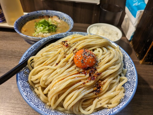 「【限定】味噌玉つけ麺特盛➕半ライス」@狼煙 〜NOROSHI〜の写真