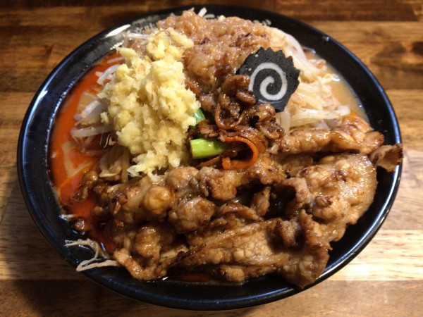 「らーめん 中(全部) 950円」@旨辛味噌らーめん ぼんずの写真