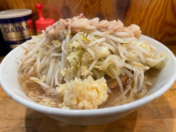 「子豚 野菜ﾆﾝﾆｸ･ｱﾌﾞﾗ¥1,000」@ラーメン二郎 前橋千代田町店の写真