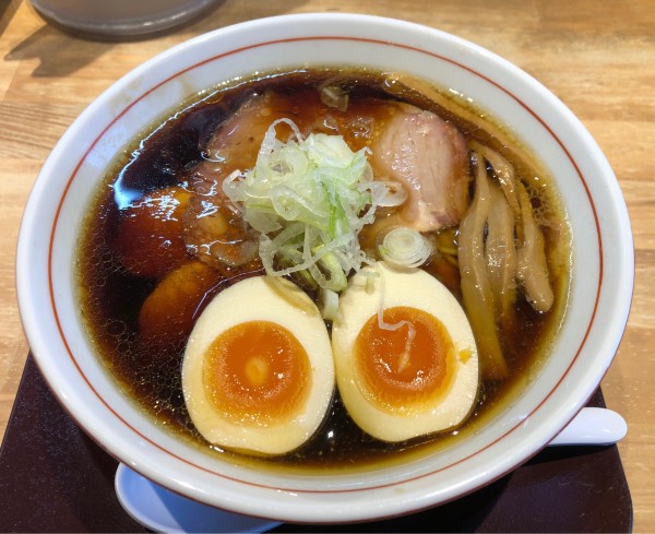 「おかぶらっく煮玉子入り」@らぁ麺おかむらの写真