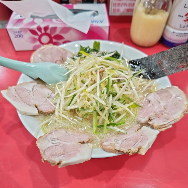 「ネギチャーシューメン＋ネギW」@ラーメン かいざん 新小岩店の写真