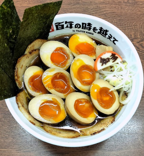 「味玉中華そば 0円＋チャーシュー150円×2＋味玉 100円×3」@百年の時を越えての写真