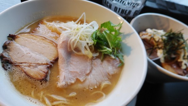 「二代目（クリーミー鶏白湯）」@ラーメンキャロルの写真