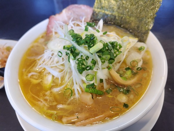 「塩ラーメン+白ネギ」@らーめん 善の写真