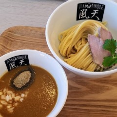 ドットエスの画像