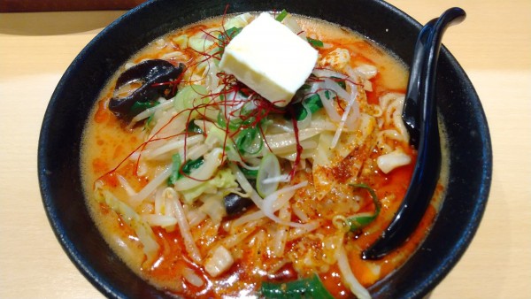 「辛みそ大盛＋バター、ミニチャーシュー丼」@らーめん ぼん蔵の写真