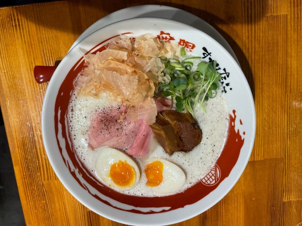「牛骨白湯(鯛塩)」@無限ラーメンの写真