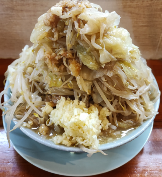 「ラーメン：1050円＋野菜増し100円＋ブタカスあぶら50円」@ラーメン富士丸 西新井大師店の写真