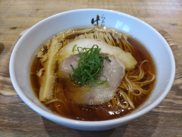 「醤油らぁ麺」@らぁ麺 はやし田 TXGAおおたかの森店の写真