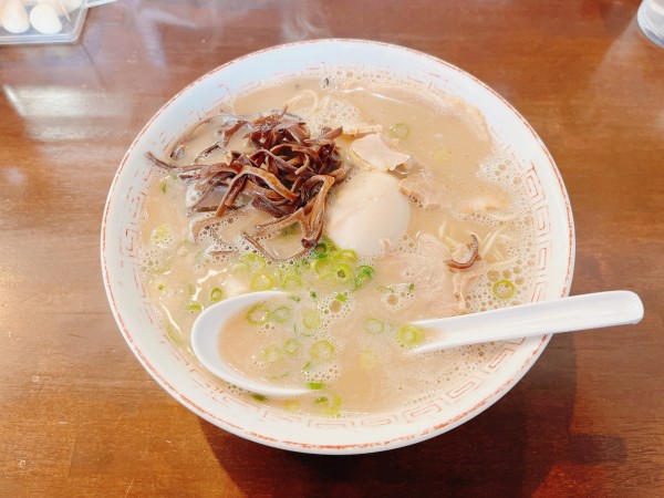 「博多らーめん+味付玉子」@博多らーめん 大晏の写真