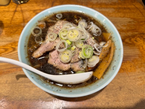 「本日の限定ラーメン 札幌ブラック 1200円」@渡なべの写真
