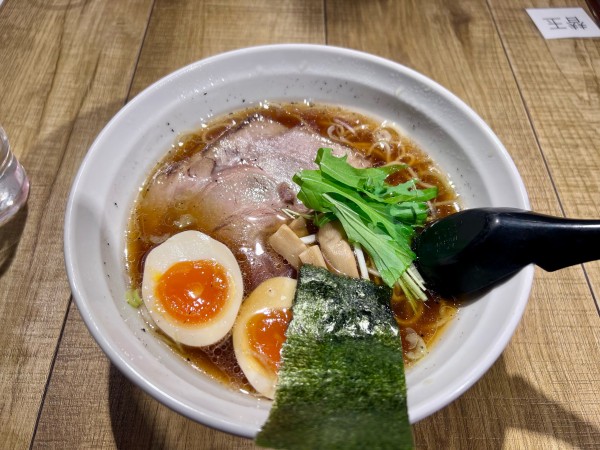 「醤油煮玉子ラーメン」@ラーメン 一笑の写真