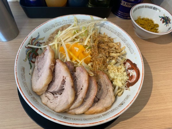 「汁なし小豚」@ラーメン豚山 門前仲町店の写真