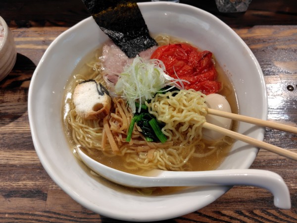 「塩ラーメン(大盛)·黒味玉(醤油)·焼きトマト·八穀ごはん」@RAMEN CiQUEの写真
